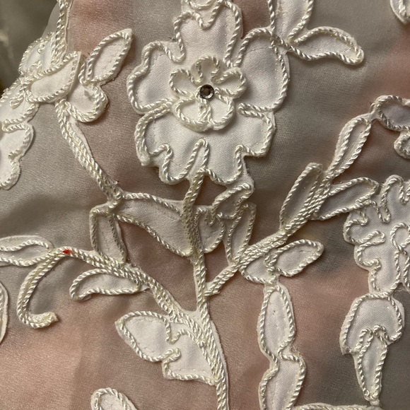 🤍 SATIN AND EMBROIDERED LACE WHITE IVORY DRESS 🤍# 003 - Picture 14 of 16